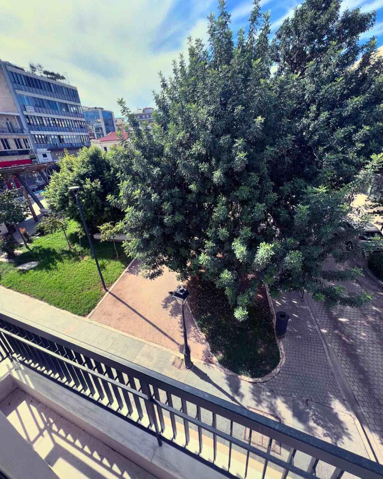 Luxurious Wooden Detail Flat In City Center Chalkida Exterior photo